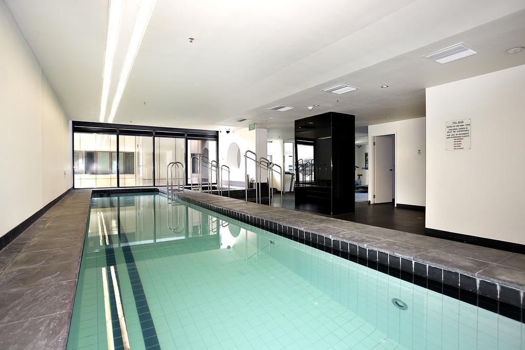 Astra Apartments เมลเบิร์น ห้อง รูปภาพ
