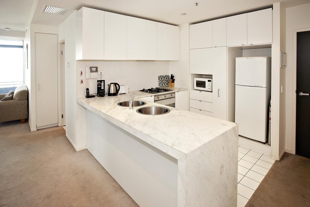 Astra Apartments เมลเบิร์น ห้อง รูปภาพ