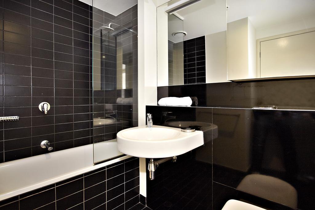 Astra Apartments เมลเบิร์น ห้อง รูปภาพ